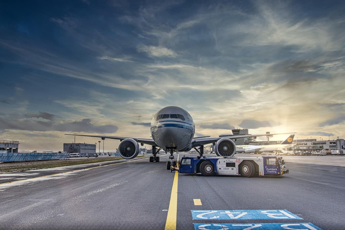 Can planes reverse? Why jets need a pushback tug