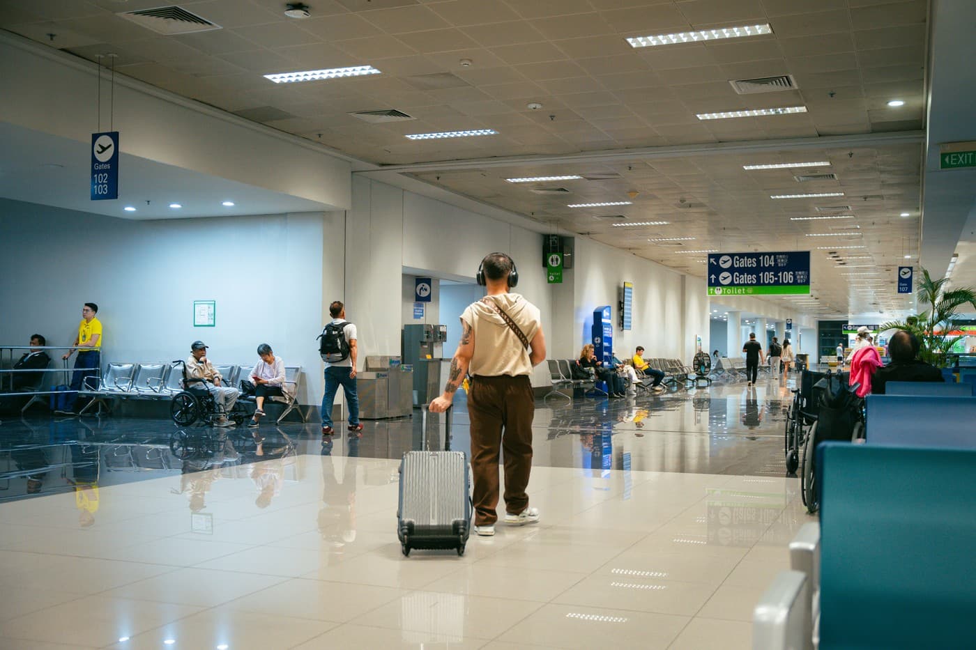 Airport special assistance: how to get help when you fly with a disability or reduced mobility